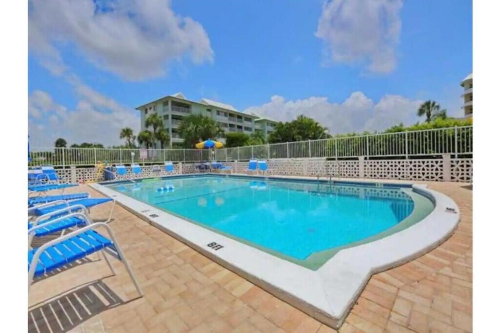 Beachfront Getaway In Siesta Key Bagian luar foto